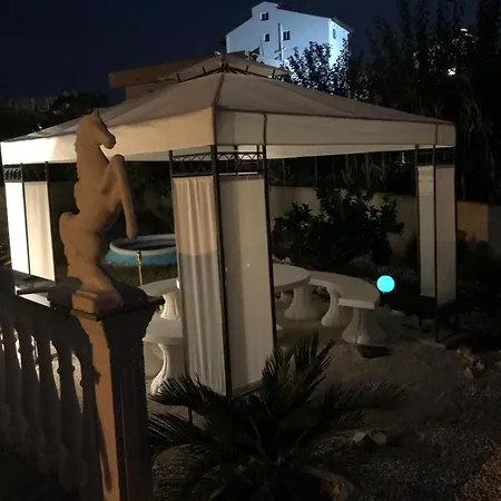 דירה Maizon